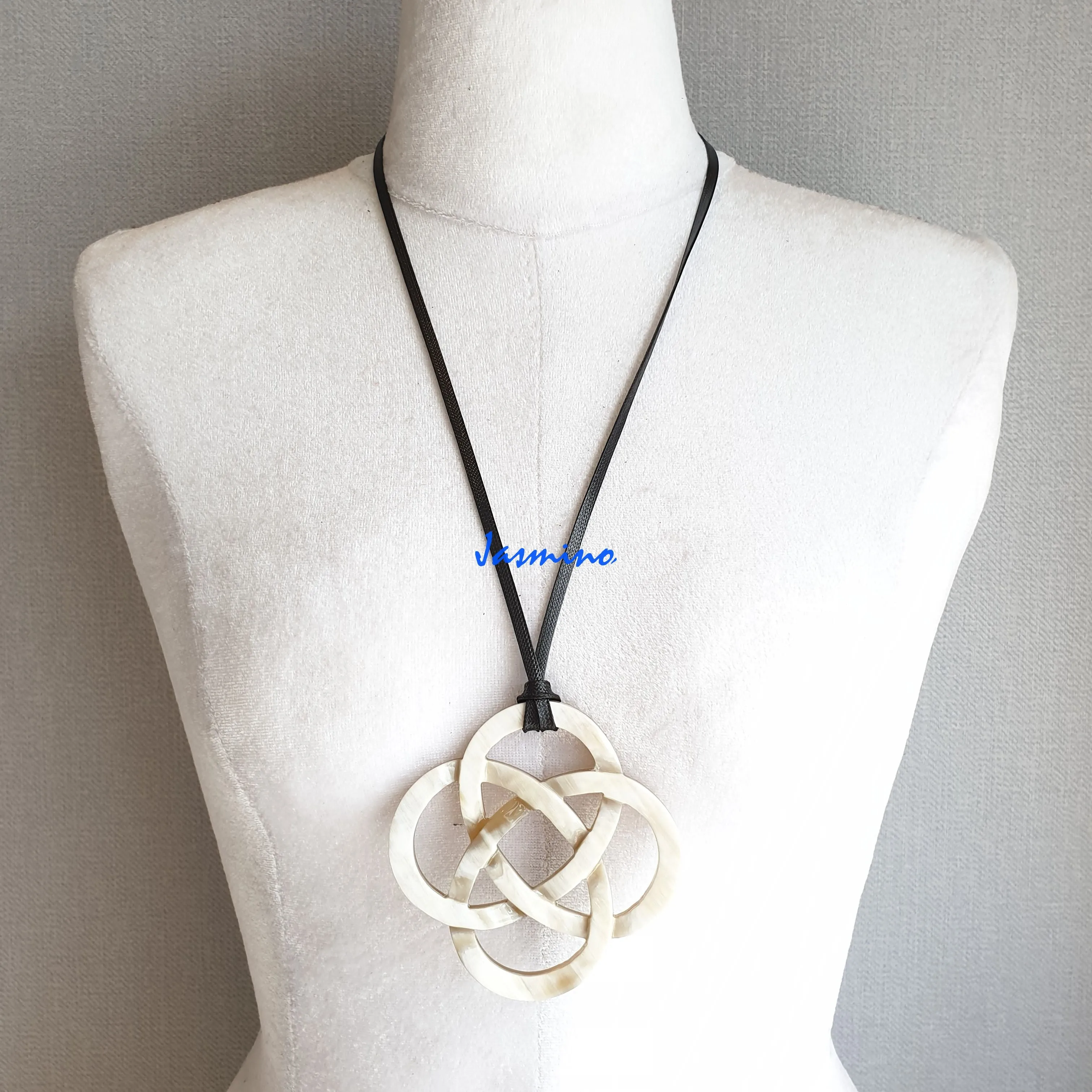 Elegant Handmade Pendant J17397,  Buffalo Horn Product from Vietnam